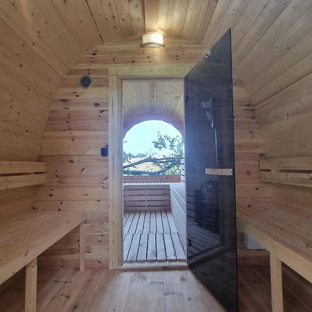 Loft Apartment Mit Grosser Badewanne A Mugeln Exterior foto