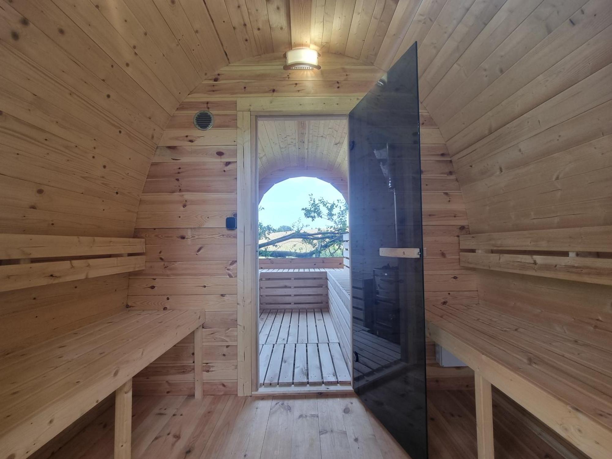 Loft Apartment Mit Grosser Badewanne A Mugeln Exterior foto